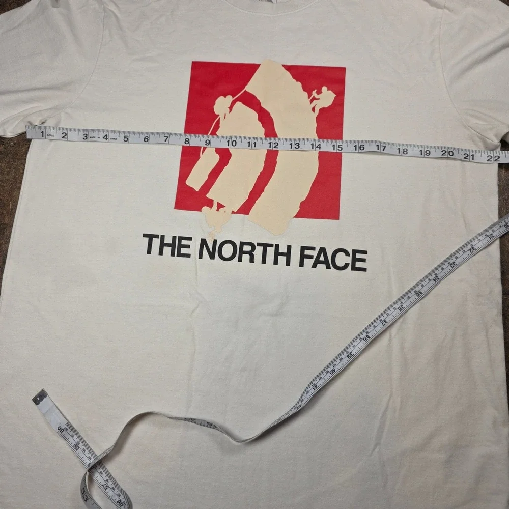 The North Face Mens Graphic T-Shirt Large White Rock Climbing Recycled Cotton L